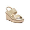 Sandalias con cuña XTI 142832 en oro para mujer