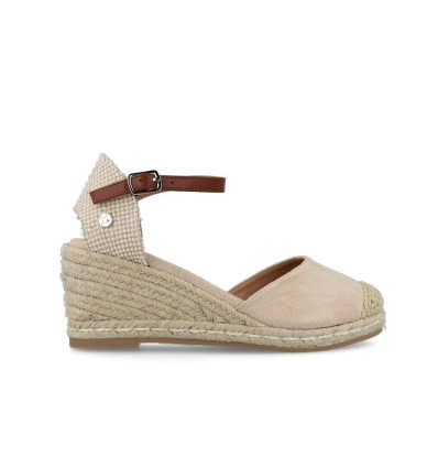 Alpargatas con cuña XTI 140746 en beige para mujer