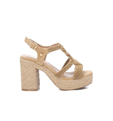 Sandalias tacón XTI 142839 en beige para mujer