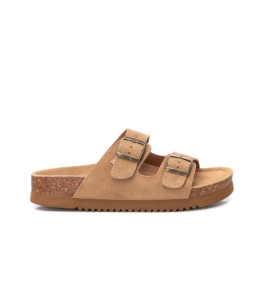 Sandalias planas XTI 142552 en camel para mujer