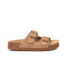 Sandalias planas XTI 142552 en camel para mujer