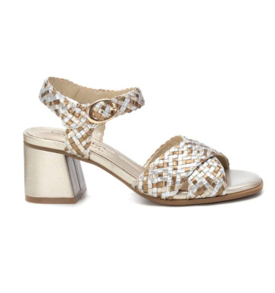 Sandalias Carmela 162192 en oro para mujer