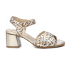 Sandalias Carmela 162192 en oro para mujer