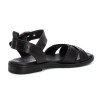 Sandalias planas Carmela 162204 en negro para mujer